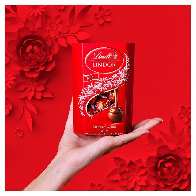 Lindt Lindor Truffles Sweets M&S   